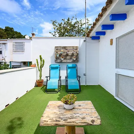 Blue Castle Guesthouse Malaga Exterior photo